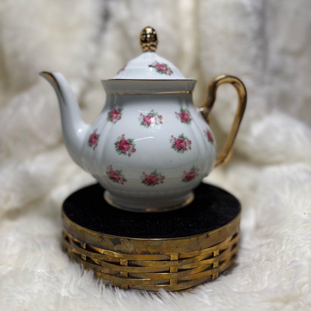 Vintage Nasco Fine China hot teapot with a rose pattern, handcrafted in Japan. - Picture 10 of 13